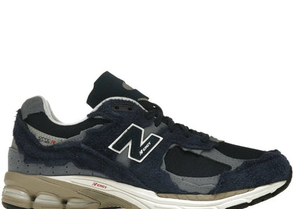 New Balance 2002R Protection Pack Navy Grey - PLUGSNEAKRS