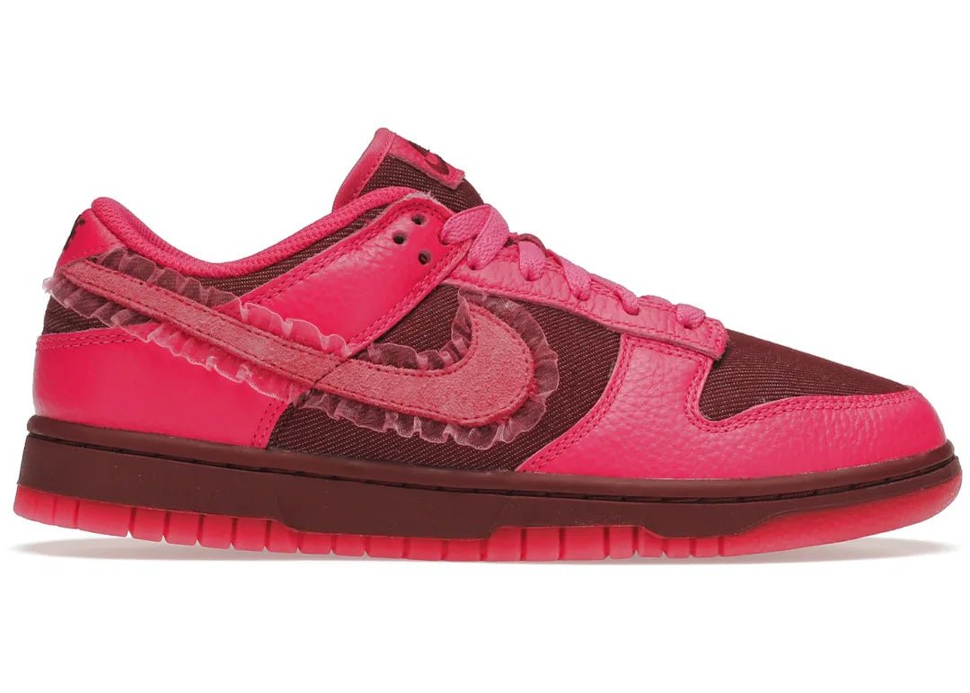 Nike Dunk Low Valentine's Day - PLUGSNEAKRS