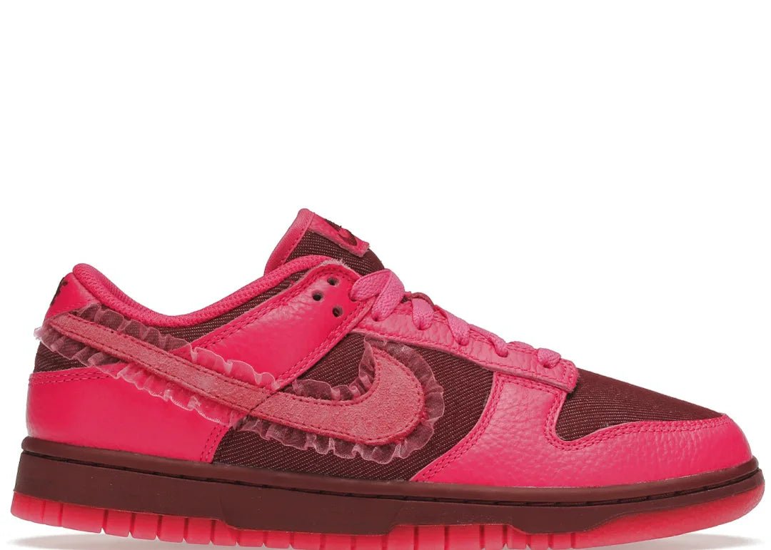 Nike Dunk Low Valentine's Day - PLUGSNEAKRS