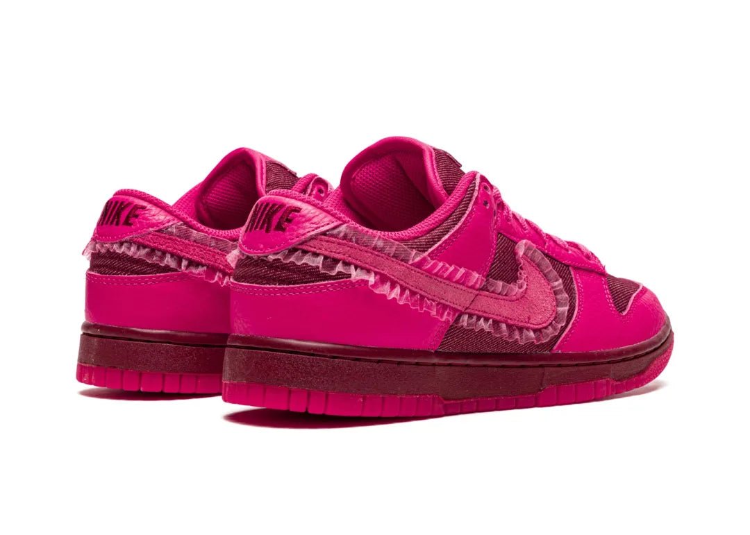 Nike Dunk Low Valentine's Day - PLUGSNEAKRS