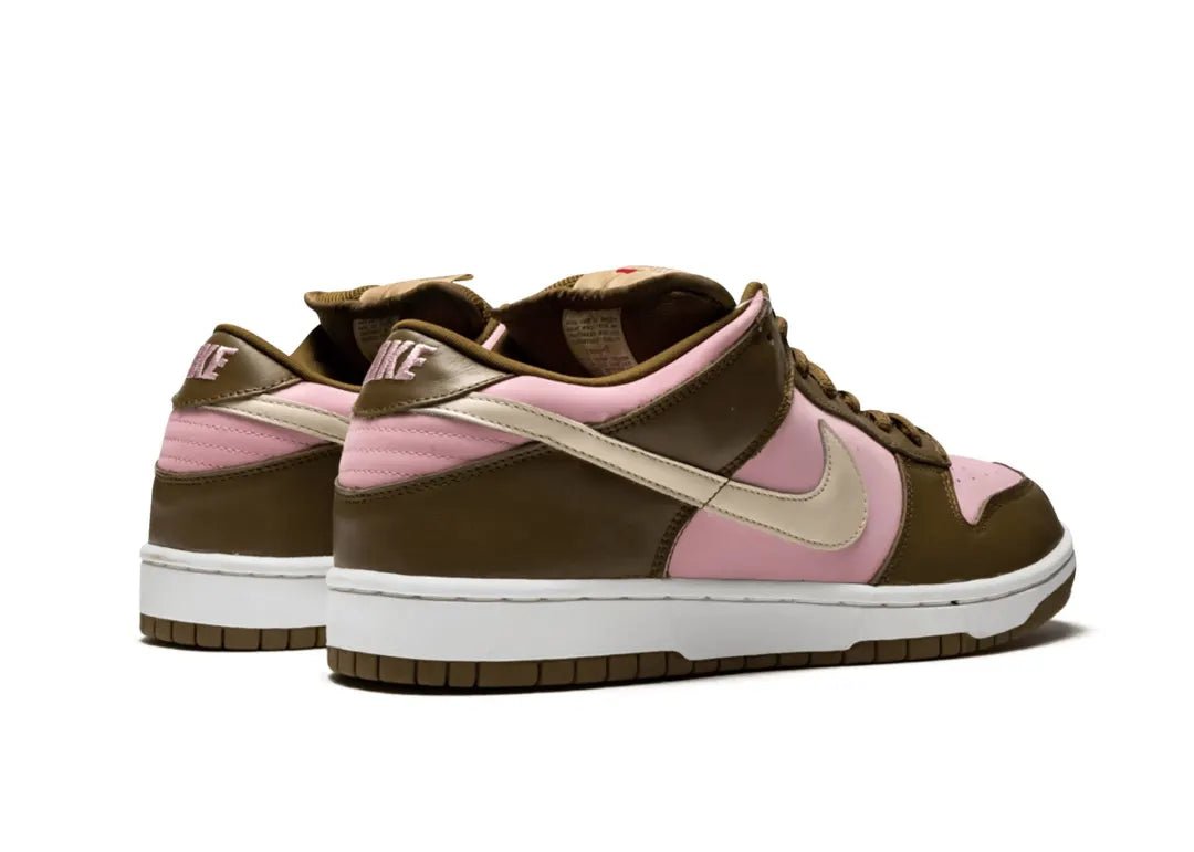 Nike SB Dunk Low Stussy Cherry